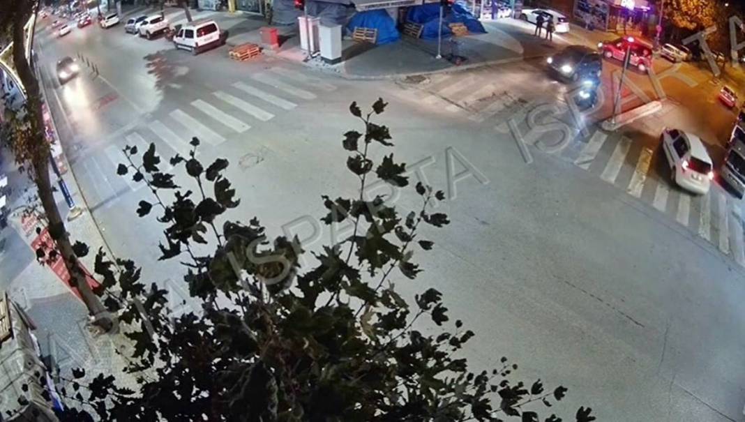 Görevli gibi giyinip sokağı kazdılar: Çıkanlar hayrete düşürdü! Borulara zarar verince gerçek ortaya çıktı 17